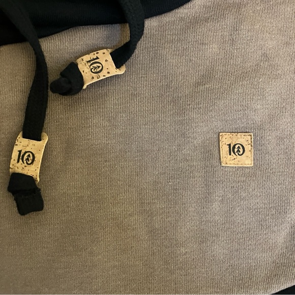 Tentree Women’s Colorblock Hoodie in Black and Brown Size Medium - Picture 2 of 10